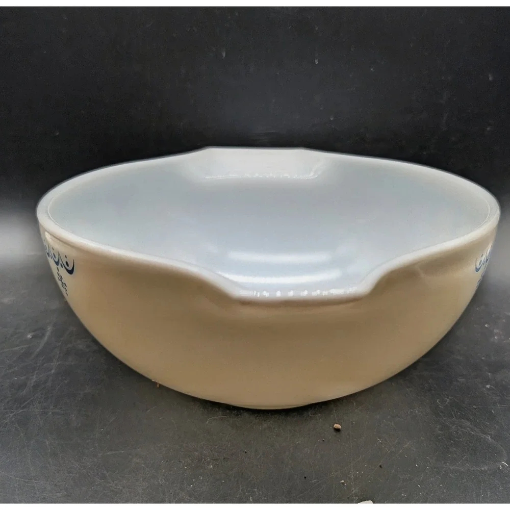 Vintage Pyrex Snowflake Blue Cinderella Mixing Bowl 442 1.5 Qt White Milk Glass